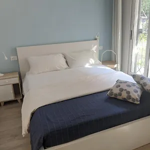 https://una-casina-blu-sulla-spiaggia-viserba.emilia-romagnahotels.net