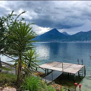 Moderno Con Ampia Terrazza , Castelletto Di Brenzone Italien